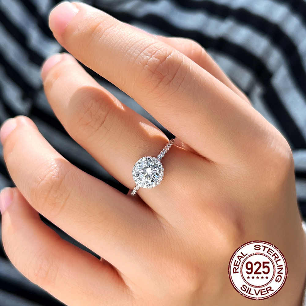 925 Sterling Silver Luxury Round Cut Shiny Diamond Like Cubic Zirconia Rings