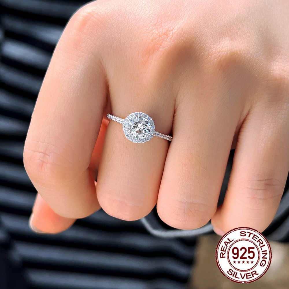 925 Sterling Silver Luxury Round Cut Shiny Diamond Like Cubic Zirconia Rings